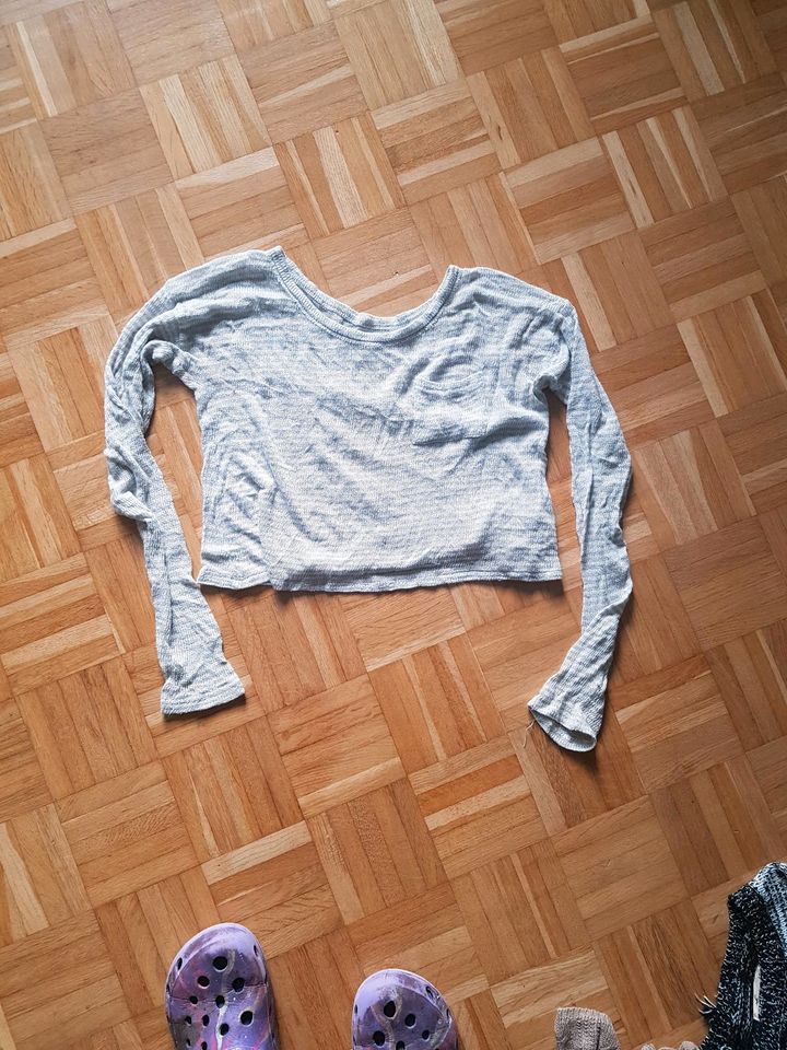 Pullover Paket Bench Hollister Gr. S in Bad Bevensen