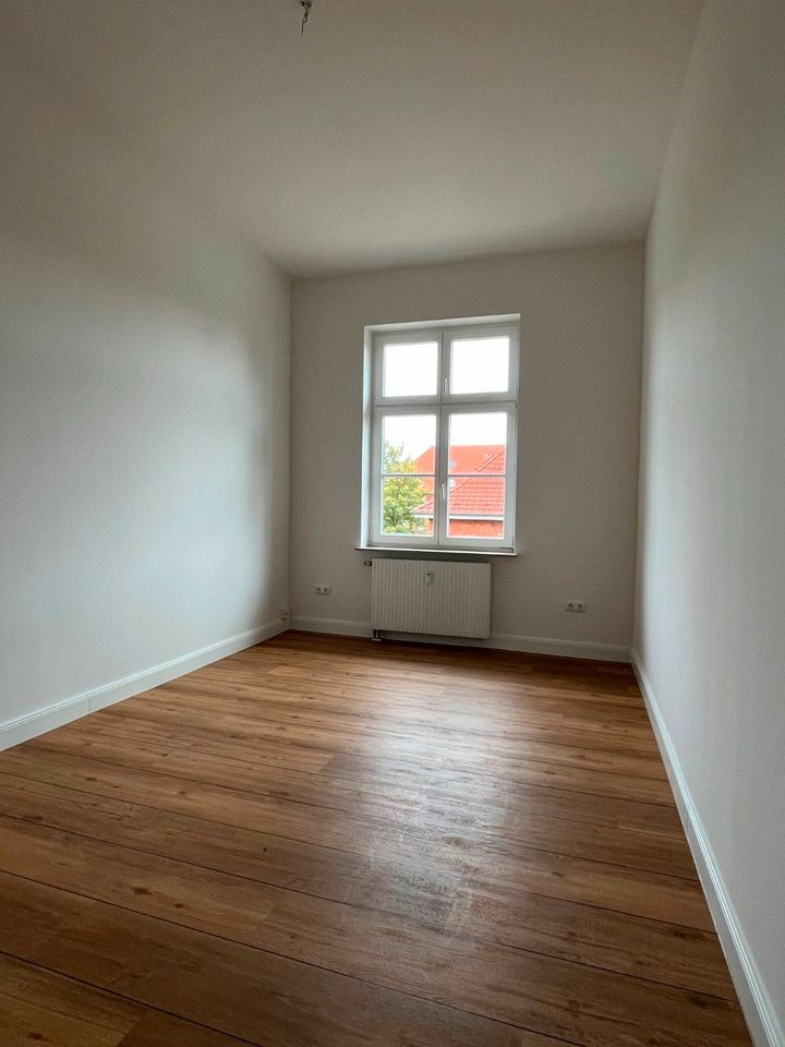 3 Zimmer-Wohnung mit Balkon, frisch renoviert! in Parchim