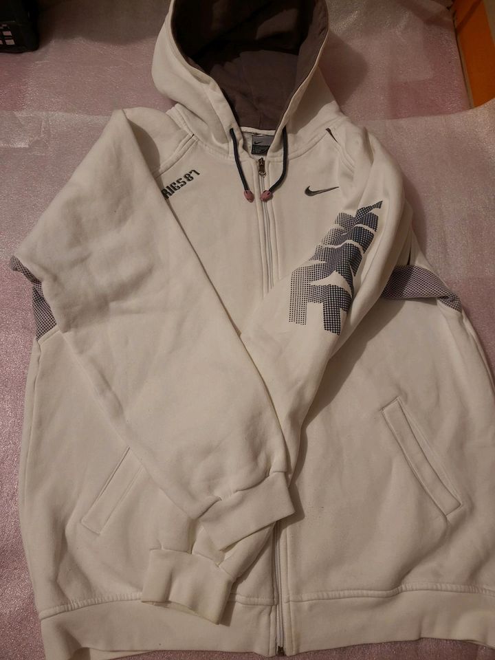 Nike Airmax Series 81 Hoodie Jacke Pulli in Lennestadt