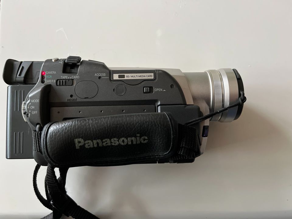 Mini DV Camcorder Panasonic NV-MX7 in Düsseldorf
