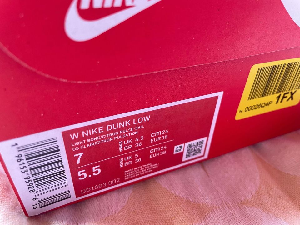 Nike Dunk Low Citron Pulse Gr. 38 in Bad Arolsen