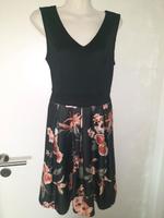 *NEU* schönes Bonprix Kleid schwarz mit Blumen Gr. 36/38 Bayern - Donauwörth Vorschau