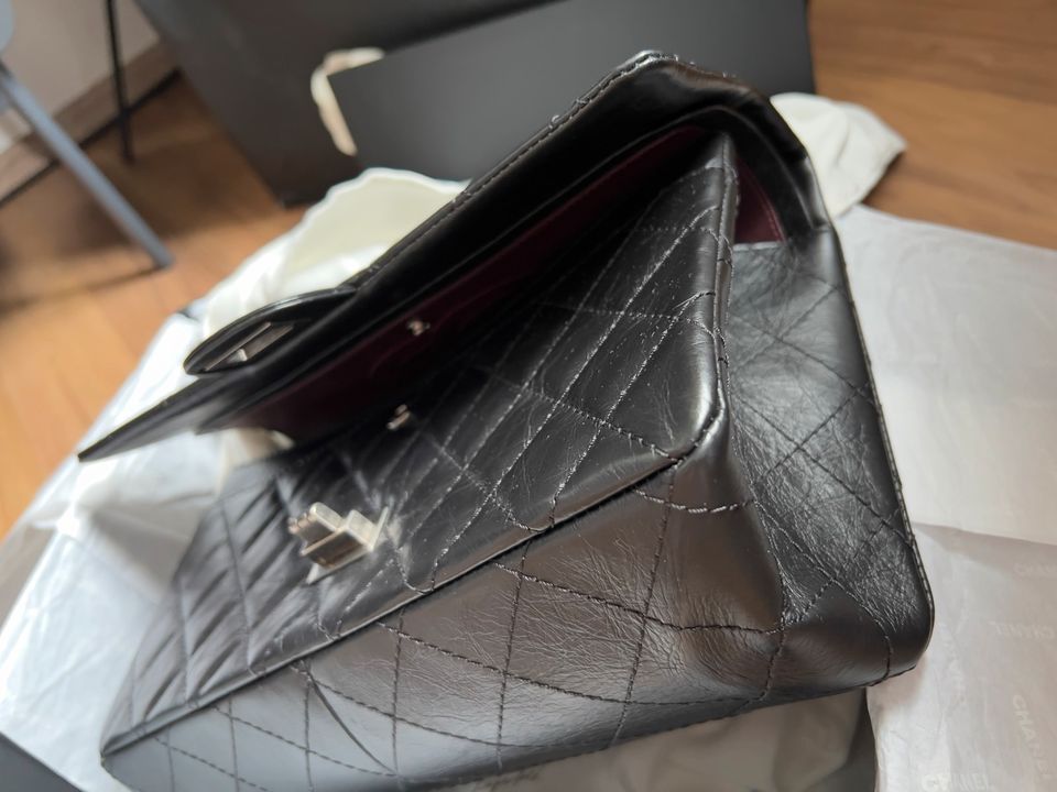 SASOM  Chanel Maxi Reissue 2.55 Flap Bag