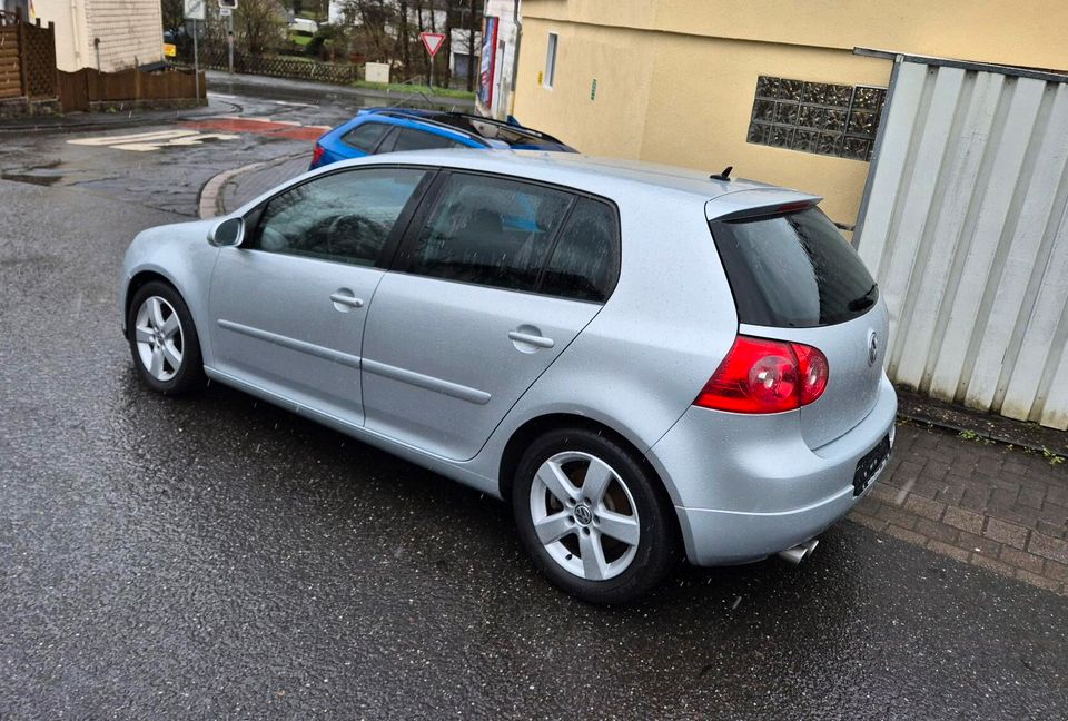 VW Golf 5 V 2.0TDi GT Sport *Klima *Navi *5Türer *2.Hand *170PS * in Herborn