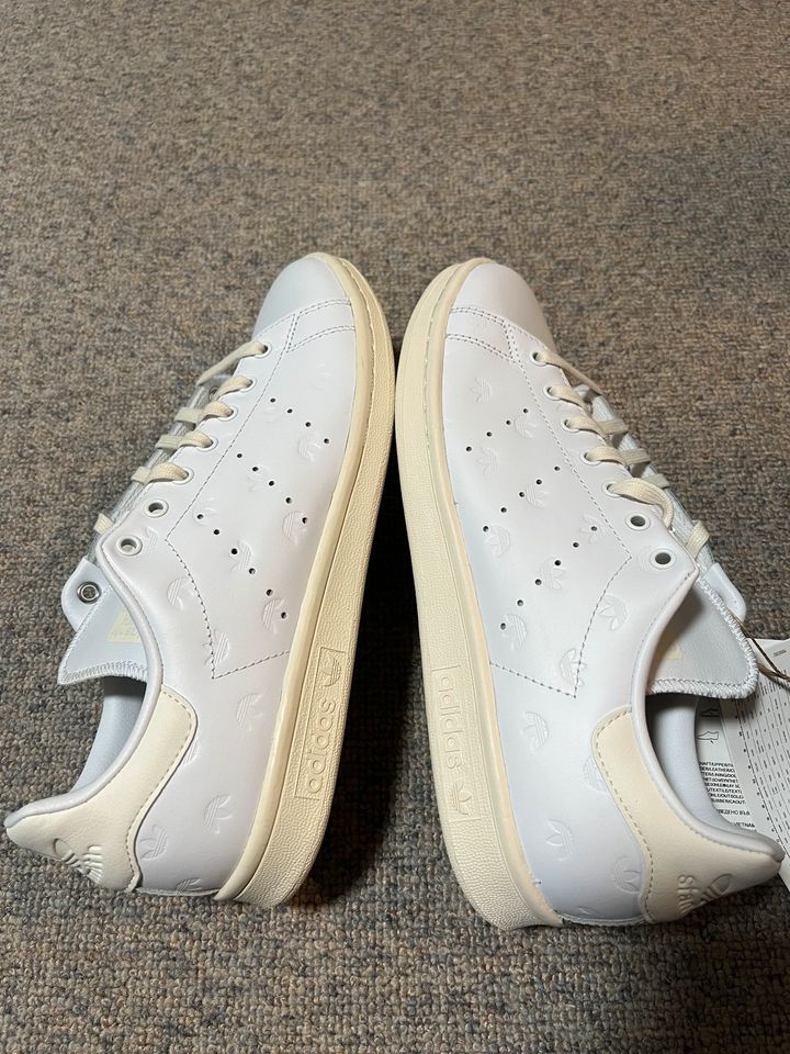 Adidas Stan Smith FZ6427, Weiß, Gr. 42 (UK 8), ohne OVP in München