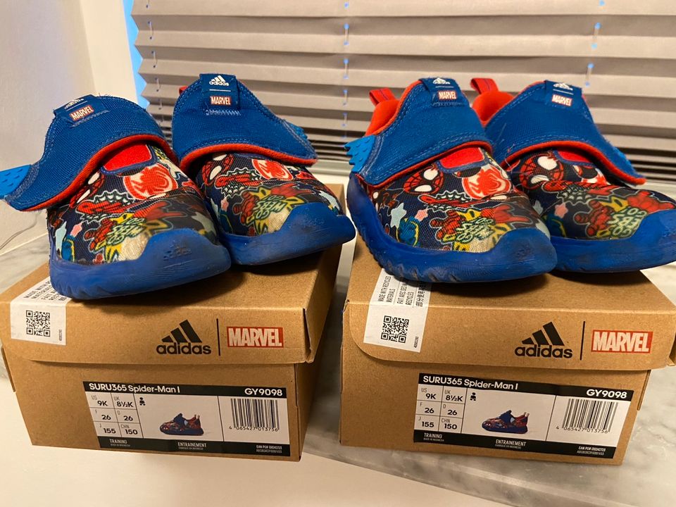 Adidas Marvel Spider-Man Spidey Turnschuhe 26 Klettverschluss in Herten