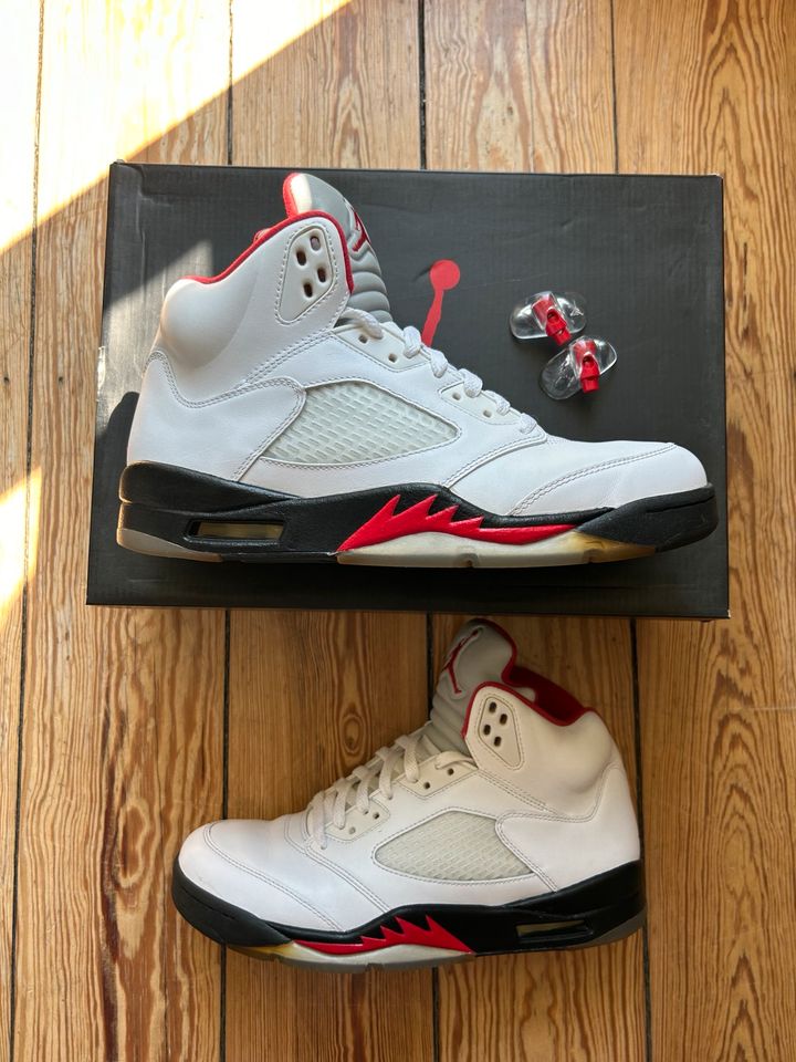 Nike Air Jordan 5 Retro Fire Red Gr.43 in Hamburg