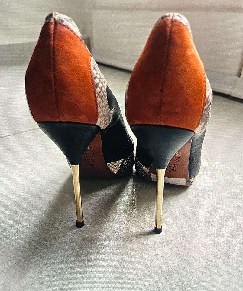 Pumps high heels 38 Leder cosmoparis in Essen