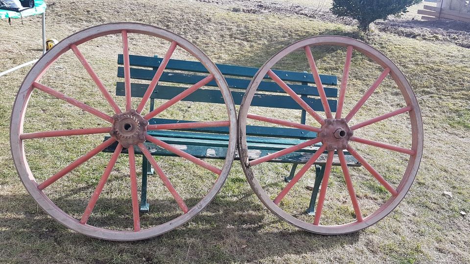 Holzräder antik rustikal 50 - 120 cm eisenbereift in Kurort Jonsdorf