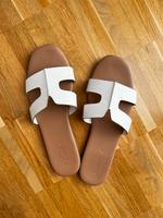 New Look Sandalen in beige / weiß / sehr bequem Frankfurt am Main - Bockenheim Vorschau