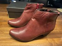 Stiefelette Tamaris rot/braun Größe 6,5 bzw. 40 NEU Bayern - Poing Vorschau