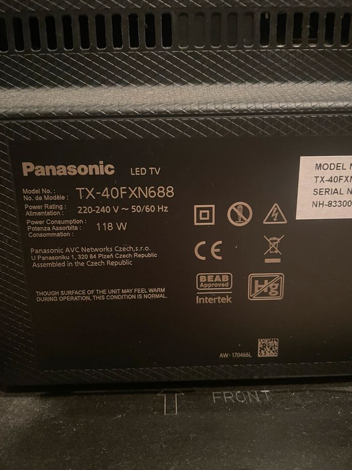 Panasonic Fernseher 40 Zoll, Smart-TV, Modell TX-40FXN688 in Rellingen