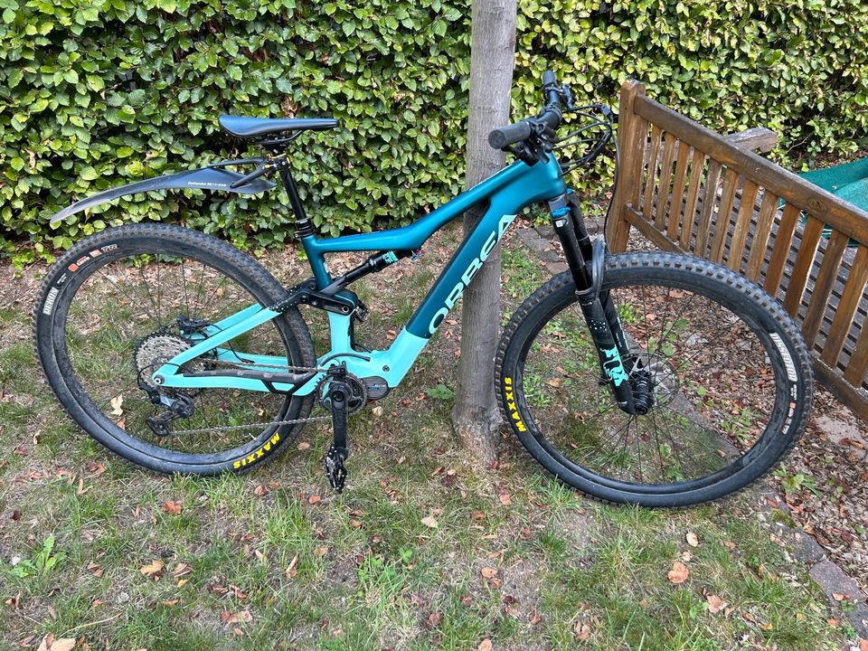 Orbea Rise M20 Gr. M 2022 eMTB fully carbon Ice green- Ocean in Stuttgart