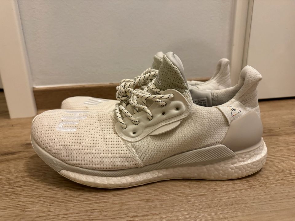 Adidas Hu Pharell Williams Ultraboost Gr. 45 1/3 Creme Beige in Nordhausen