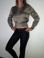 Ich verkaufe eine sehr schöne kurze Jacke in Größe 36 von H&M! Hessen - Reinheim Vorschau