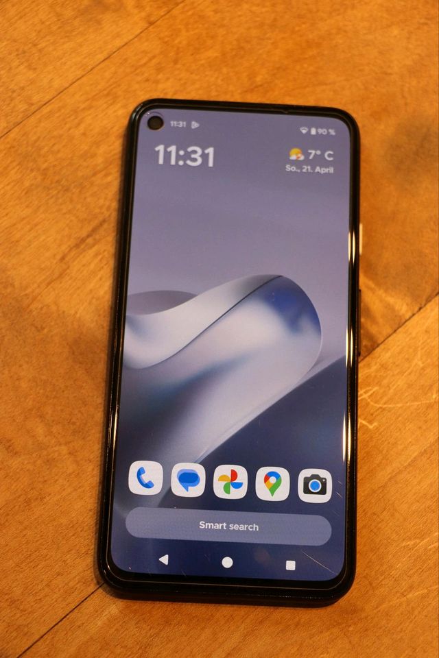 Google Pixel 4a Android 13 in Top Zustand mit Hülle in Dresden