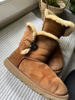 UGG Stiefel halbhoch in braun Ludwigsvorstadt-Isarvorstadt - Isarvorstadt Vorschau