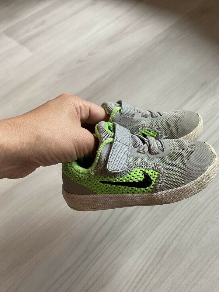 Nike sneakers 22 21 Grau in Kirchlengern
