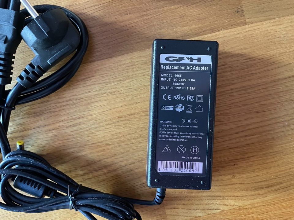 Laptop Netzteil - GPH Replacement AC Adapter in Berlin