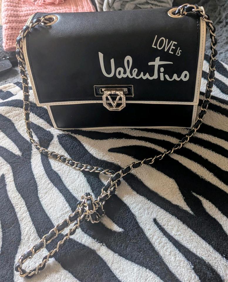 super schicke Valentino Tasche neuwertig und nie getragen in Essen