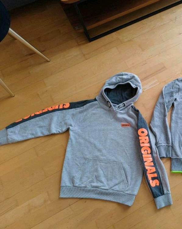 Vingino Hoodie 12 Sweatshirt 152 Junge grau orange Kapuze in Tauberbischofsheim