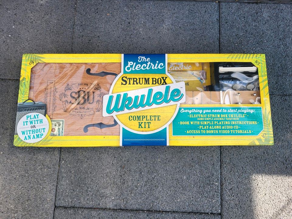 Ukulele Strum Box Complete Kit Neu OVP. in Fürth
