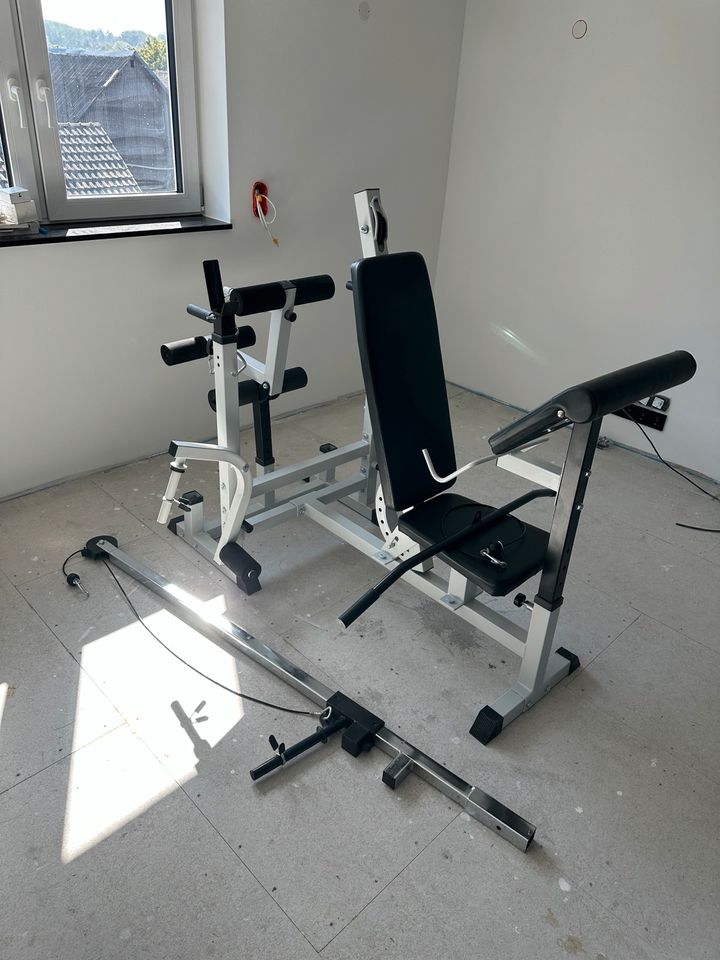 Trainingsstation inkl. Latzug in Solms