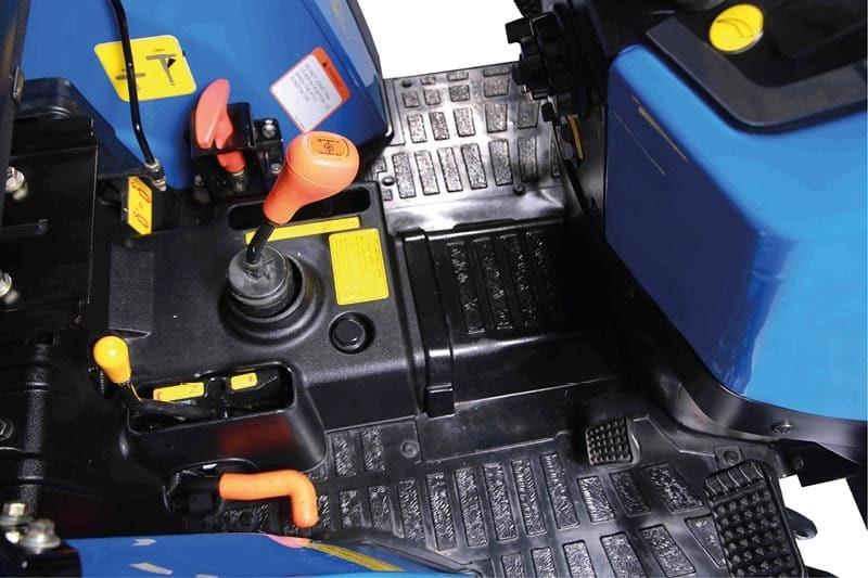 NEU Solis 26 Kleintraktor / Industriebereifung / STVO / Allrad in Edemissen
