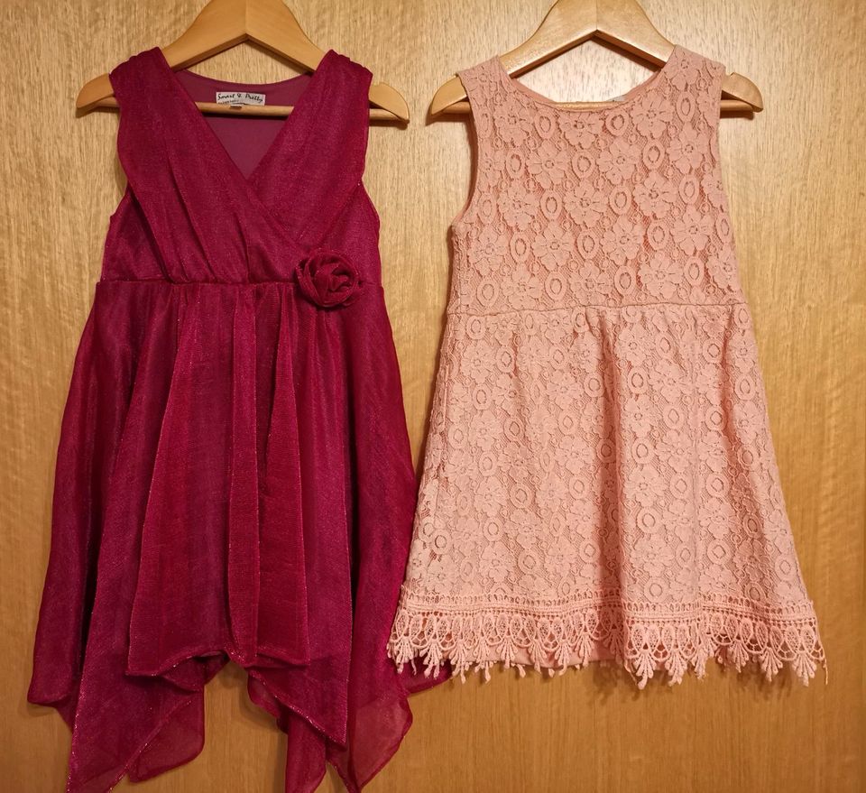 2 festliche Mädchen Kleider,98/104,Glitzer pink+Spitzenkleid rosa in Mosbach