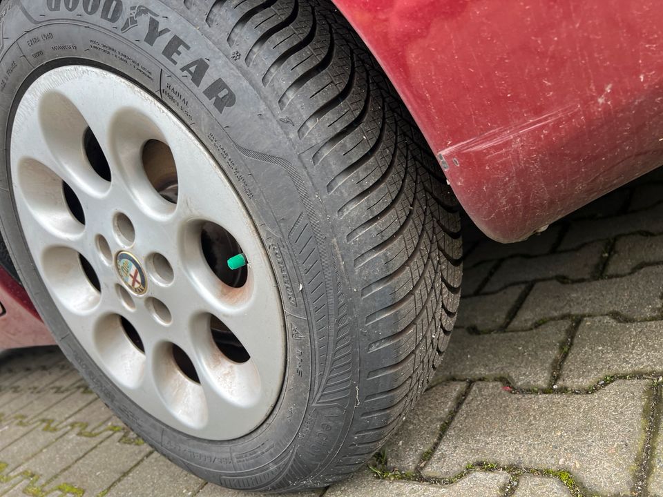 Alfa Romeo 156 Alufelgen Felgen Winterreifen 185/65 R15 * in Köln Vogelsang