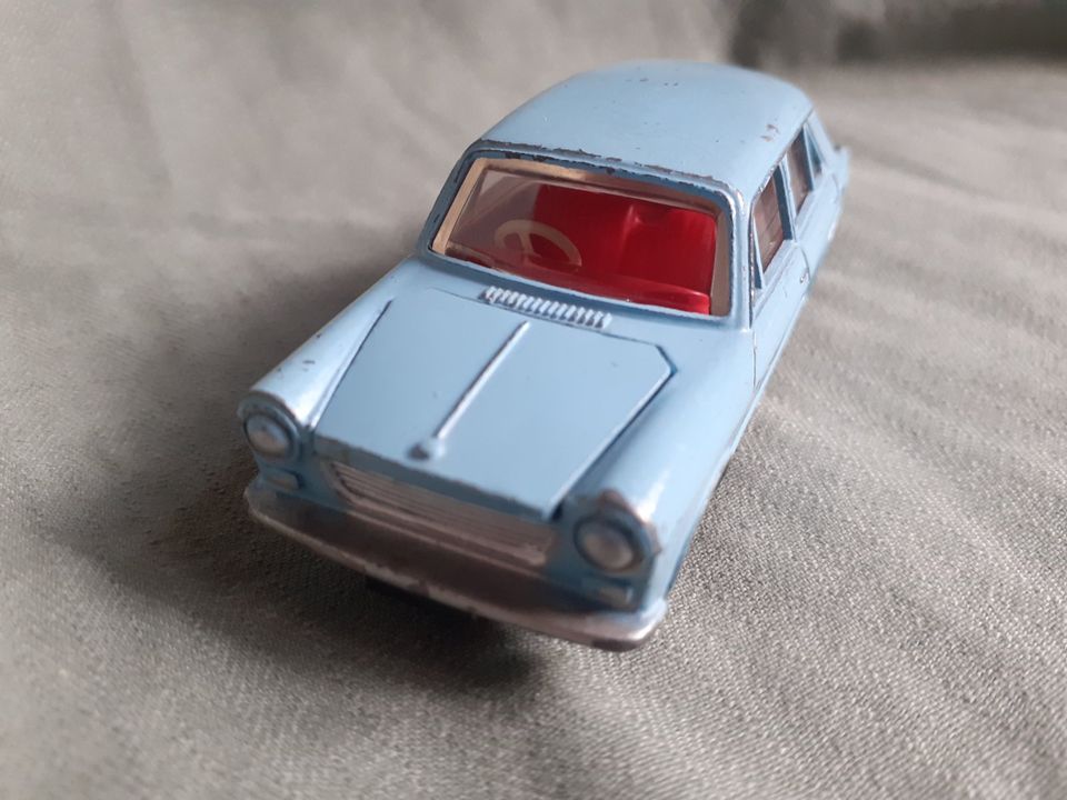 Morris 1100 ADO 16, hellblau , Dinky GB, 60er J, orig in Wallerfangen