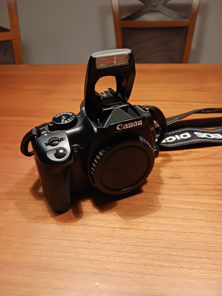 Canon EOS 400 D Digital Spiegelreflexkamera inkl. zwei Objektiven in Buggingen