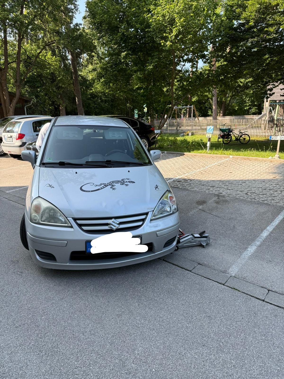 Abbildung des Autos Suzuki Liana