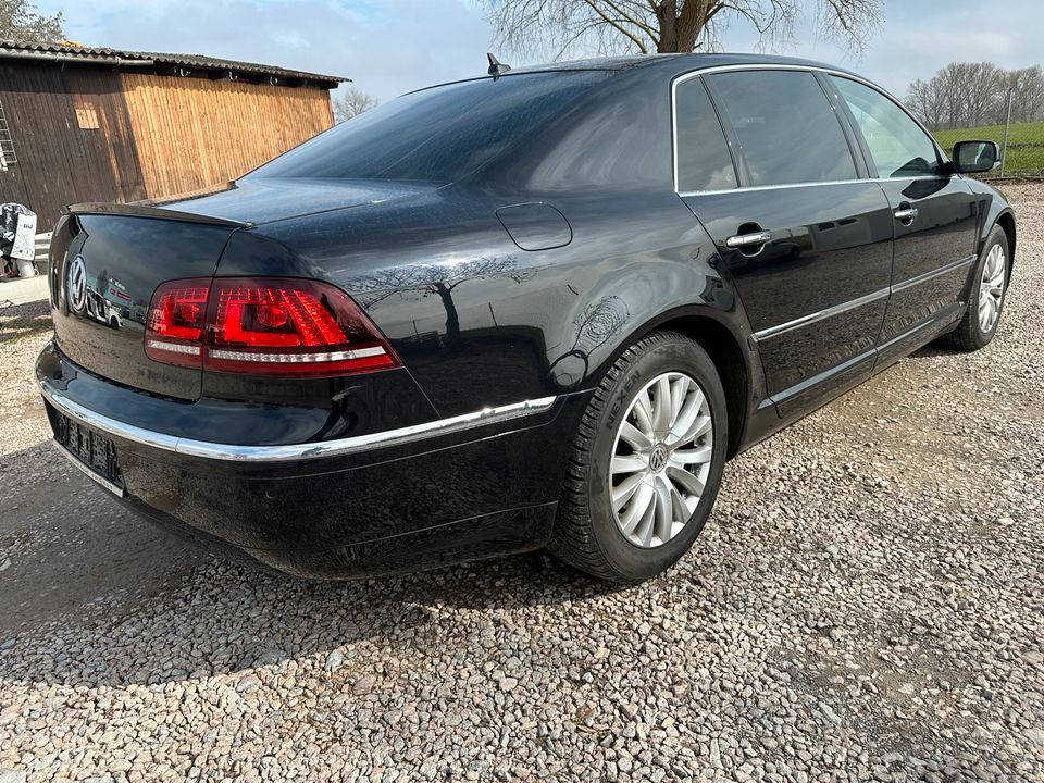 VW Phaeton 3.0 V6 Facelift Schwarz Vollausstattung 4x4 Allrad in Regensburg