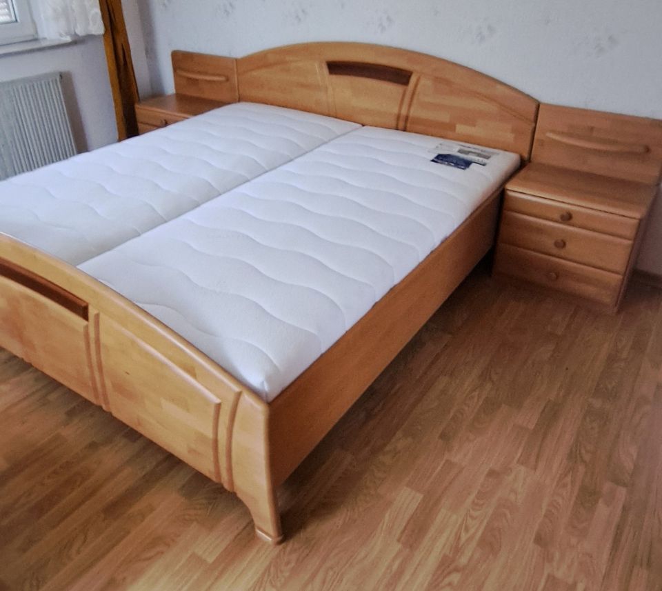 Neus komplettes Schlafzimmer. Massiv Buche in Haina