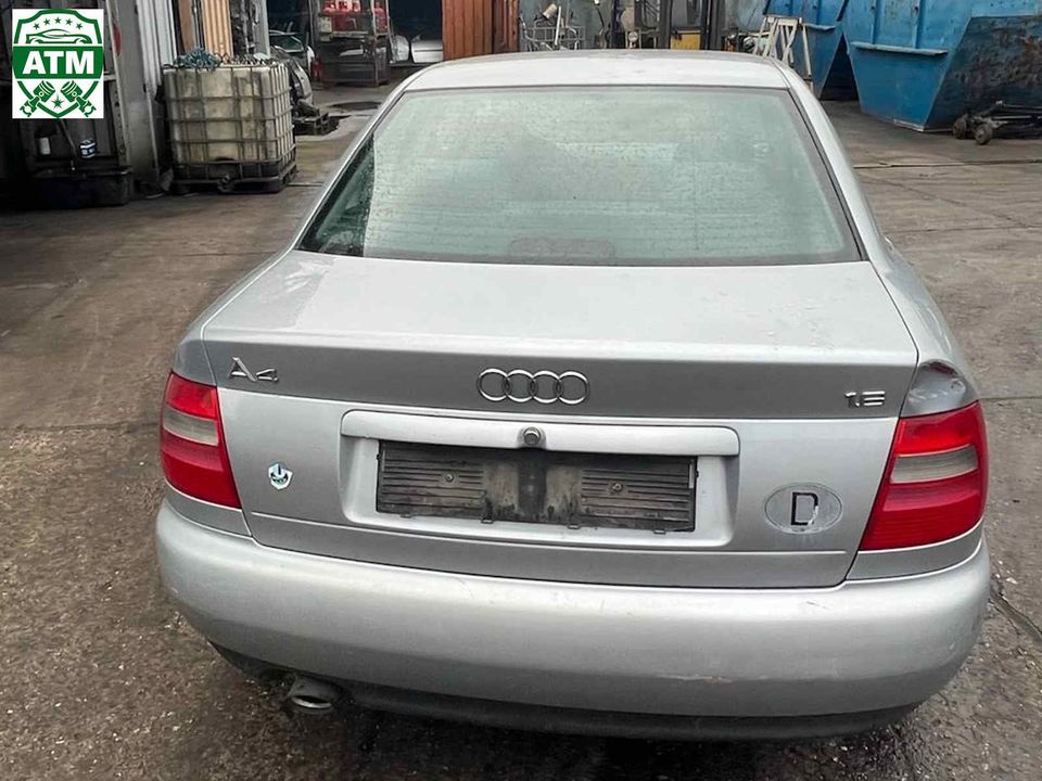 Schlachtfest Audi A4 8D2 B5 1.6 74 kW ADP DHE LY7M EZ 10.04.1997 in Wesseling