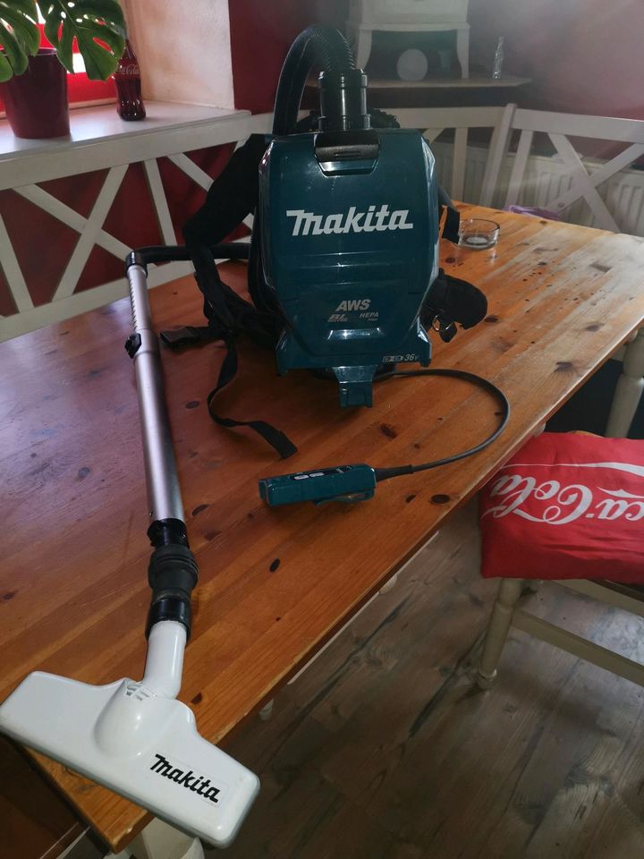 Makita Akku-Rucksacksauger-DVC 265 in Zeitlarn