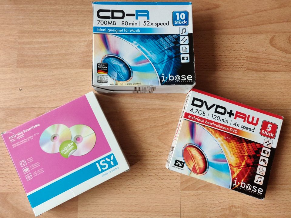 Neue CD-R und mehrfach beschreibbare  DVD + RW in Düsseldorf