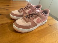 Nike Air Sportschuhe Pink Gr 37,5 Frankfurt am Main - Bergen-Enkheim Vorschau