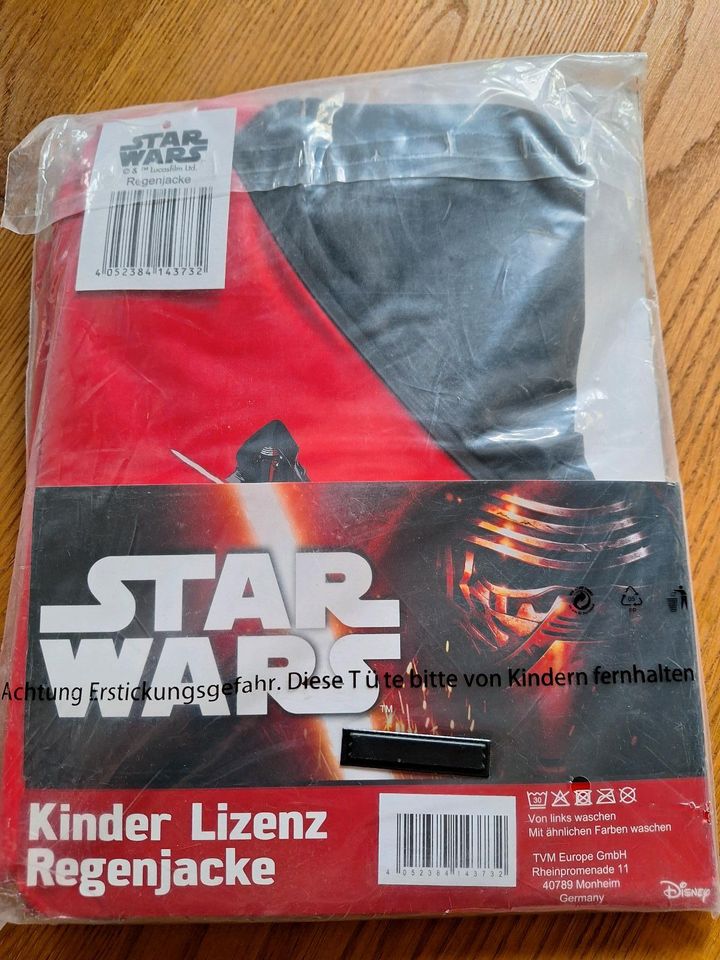 Gr.98/104 Regenjacke Matschjacke StarWars/Eiskönigin in Kerpen