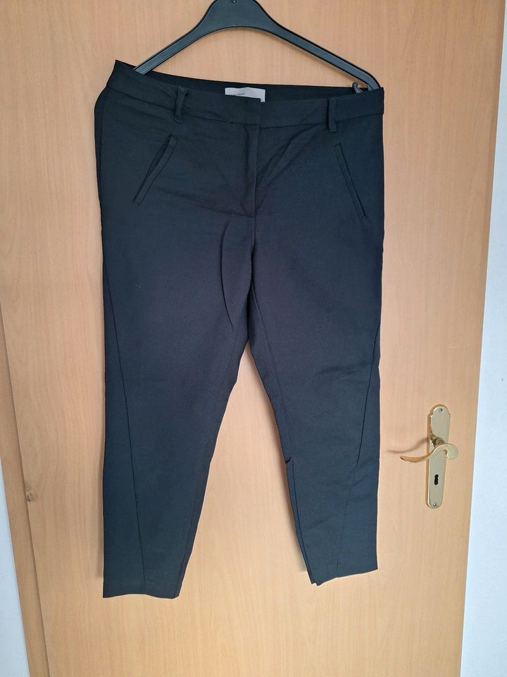 Vera Moda 3/4 Hose, schwarz W 30 sehr chic. 8 in Fockbek