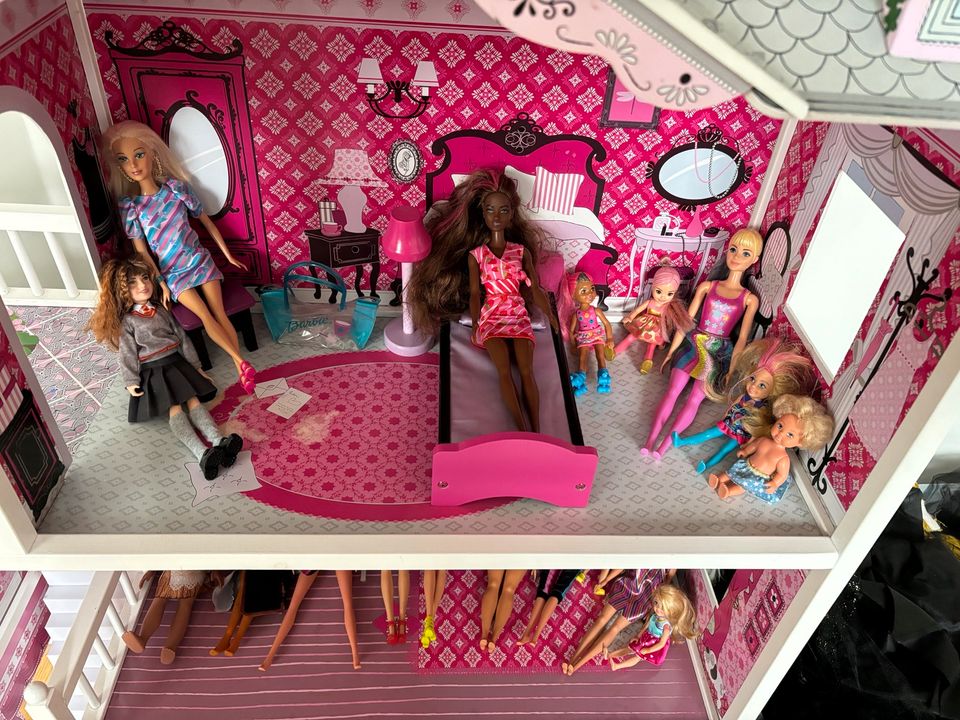 Kid Kraft Puppenhaus mit großem Barbieset in Neumünster