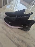 Original nike air max 270 gr 45 schwarz NEU! Nordrhein-Westfalen - Mülheim (Ruhr) Vorschau