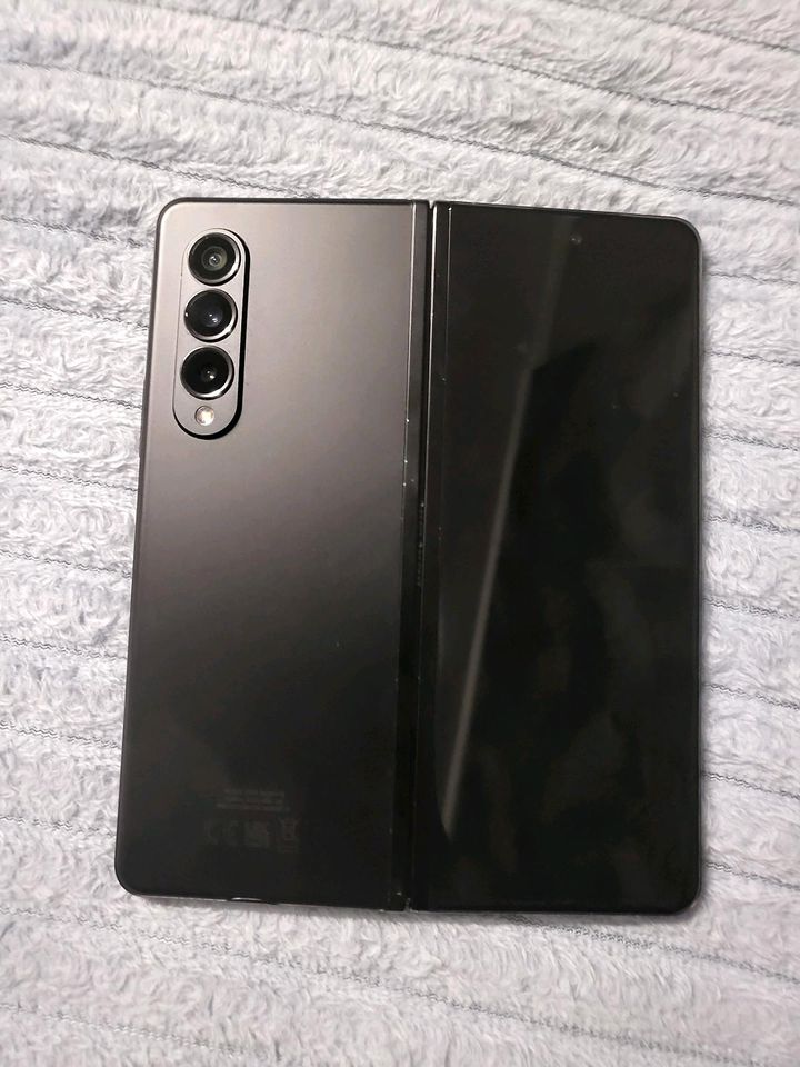 Samsung Galaxy Z Fold3,256GB in Flensburg