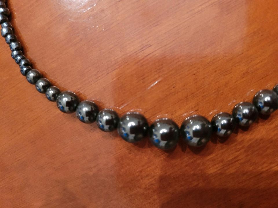 Perlenkette / Halskette - schwarz-antrazit in Gebesee