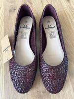 Ballerinas in bordeauxrot , echt Leder Gr. 38 , NEU Hessen - Bad Vilbel Vorschau