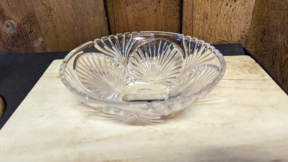 Glas-Set Kuchenplatte Schüssel und kleine Karaffe in Rodewisch