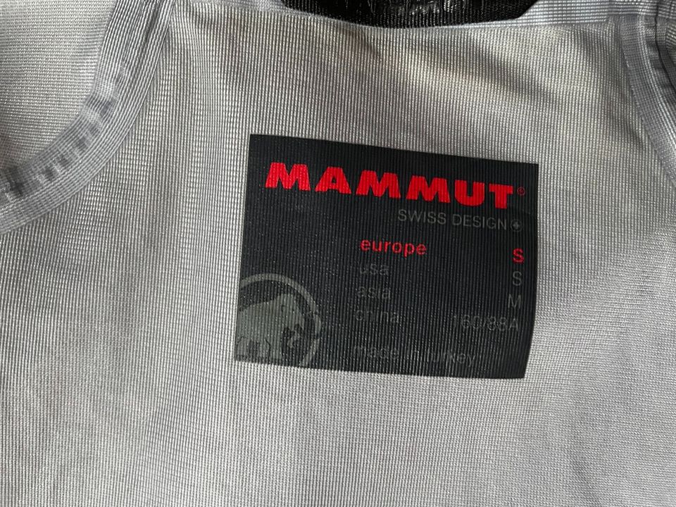 Mammut Ridge HS Hooded Regenjacke Hardshell GTX Damen Größe S in Halle