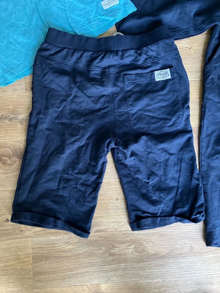 5er Set Name it Sommer Sweatshorts T-Shirts Gr. 158 in Hannover