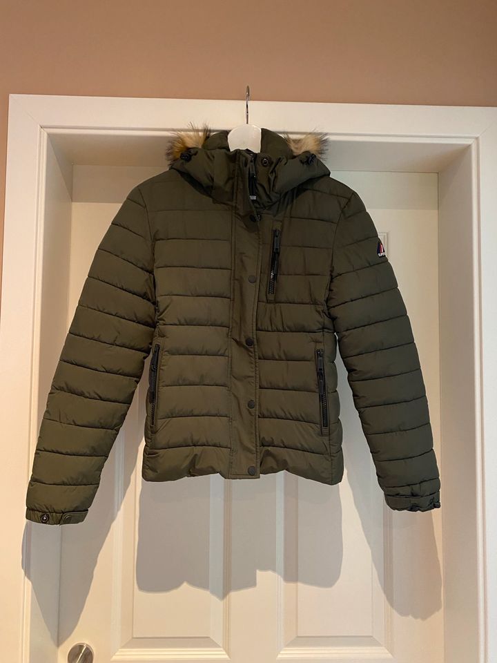 Jacke Mädchen Gr. 152/158 SUPERDRY in Barnstorf